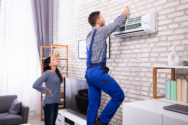 an AC Installer in Los Angeles